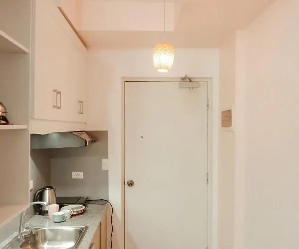 Cozy Sunlit Studio Bed & Breakfast